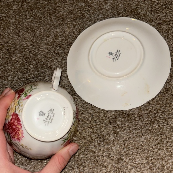 🏵️ {PRICE FIRM} Vintage Fine China Teacups & Saucers {Set of 6} - Picture 9 of 12